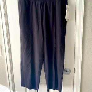 Lululemon Wanderer Crop pants size 12 NWT